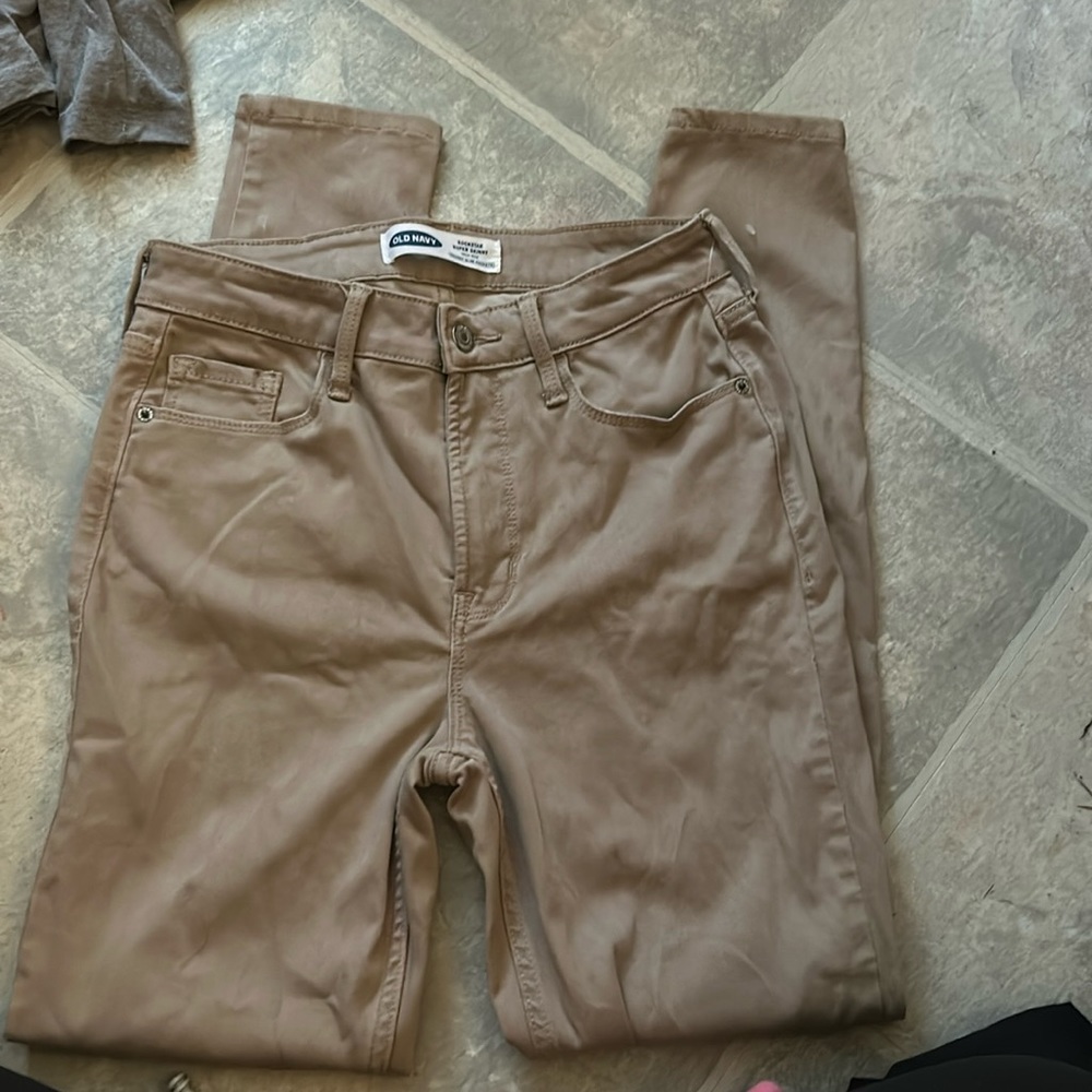 Beige old navy rockstar super skinny jeans